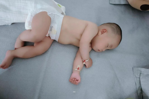 赵县孕妇肚脐周围发青